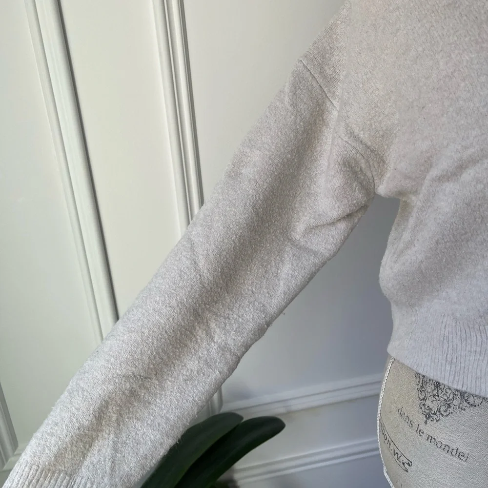 4/$24 🧡 Uniqlo Cream Women's Cardigan - Picture 3 of 9